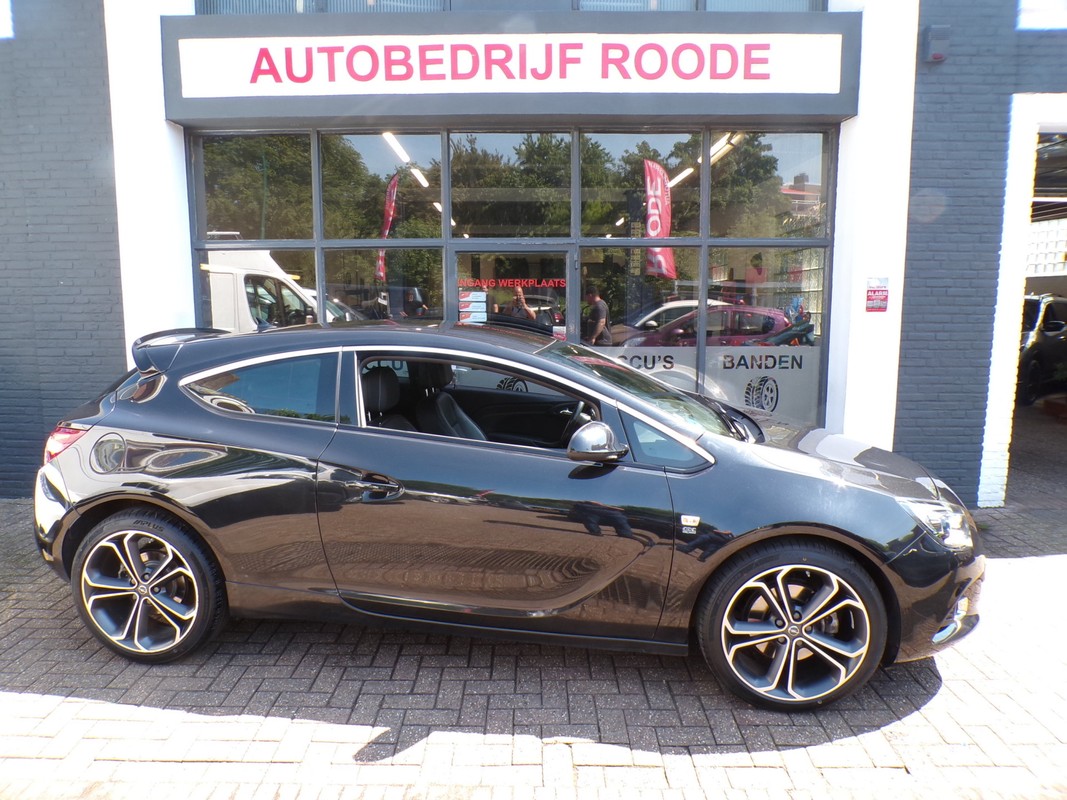 Opel-Astra-GTC 1.6 Turbo Sport *Uniek* | Lease One en Lenen op Maat maken het mogelijk!
