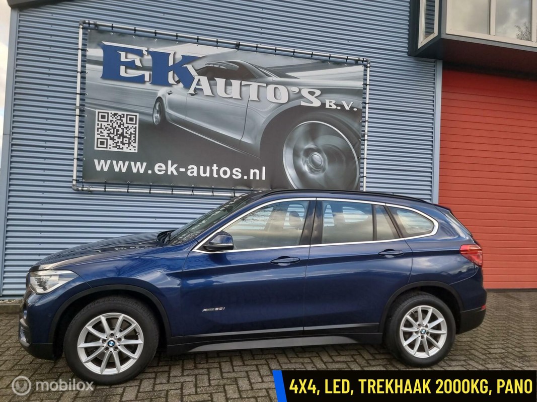 BMW-X1-xDrive 192pk. Pano, ECC, Trekhaak, Stoelverw, LED | Lease One en Lenen op Maat maken het mogelijk!