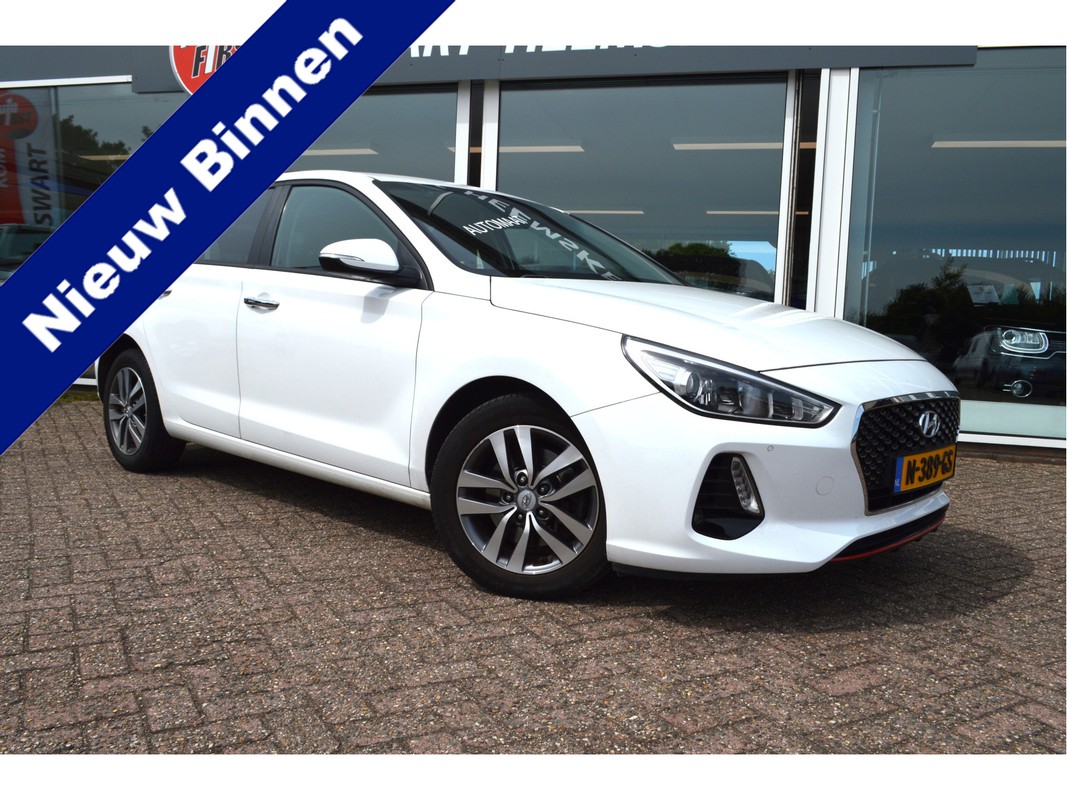 Hyundai-i30-1.4 T-GDI Premium | Lease One en Lenen op Maat maken het mogelijk!