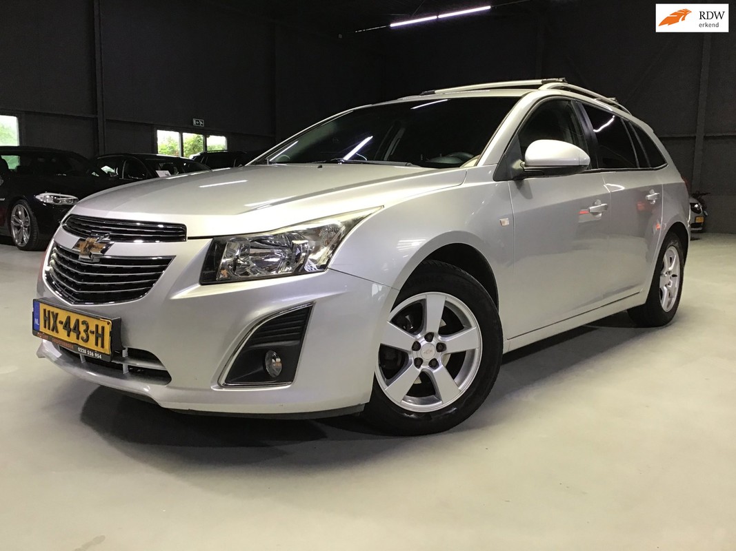 Chevrolet-Cruze-Station Wagon 1.4T LTZ I 104xxx KM I Trekhaak I Navi I Clima I Cruise I Camera I Park.sens I New Kln Brt + Remmen. | Lease One en Lenen op Maat maken het mogelijk! Chevrolet-Cruze-Station Wagon 1.4T LTZ I 104xxx KM I Trekhaak I Navi I Clima I Cruise I Camera I Park.sens I New Kln Brt + Remmen. | Lease One en Lenen op Maat maken het mogelijk!