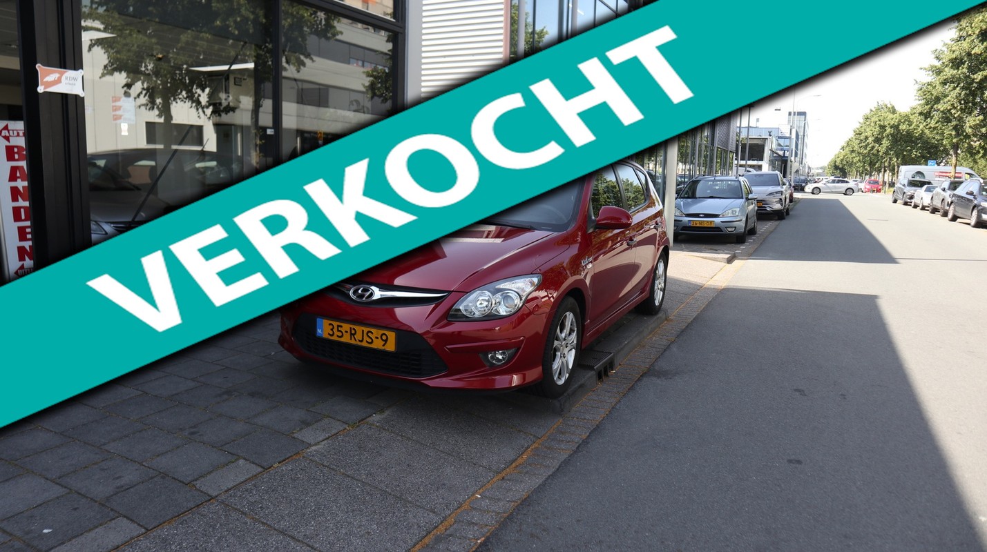 Hyundai-i30-1.4i i-Drive Cool AIRCO / DEALER ONDERHOUDEN | Lease One en Lenen op Maat maken het mogelijk!
