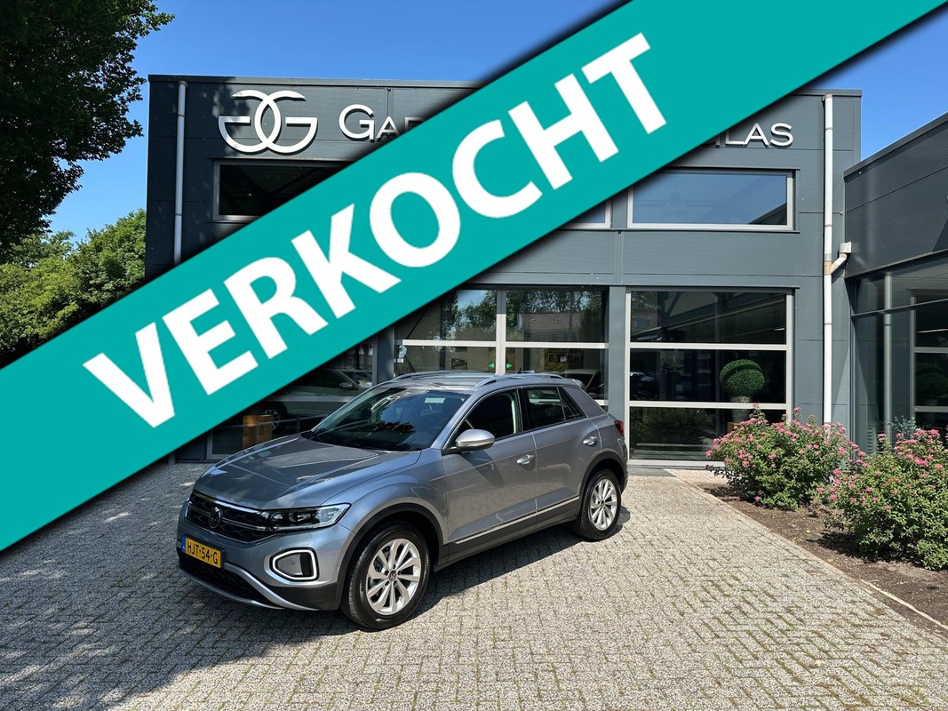 Volkswagen-T-Roc-1.5 TSI Style camera- stoel en stuurverwarming | Lease One en Lenen op Maat maken het mogelijk!