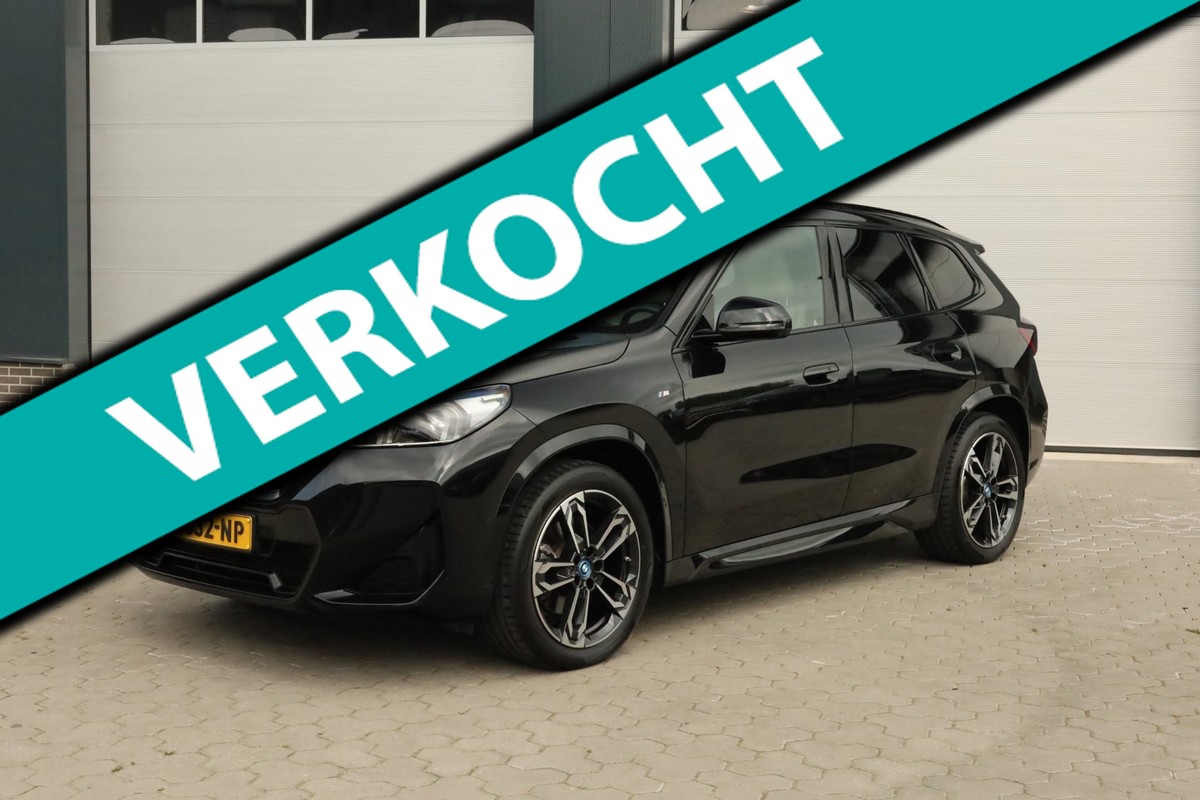 BMW-iX-XDrive30 Launch Edition 67 kWh M-Sport Pano Carplay Head-Up Harman Kardon | Lease One en Lenen op Maat maken het mogelijk! BMW-iX-XDrive30 Launch Edition 67 kWh M-Sport Pano Carplay Head-Up Harman Kardon | Lease One en Lenen op Maat maken het mogelijk!