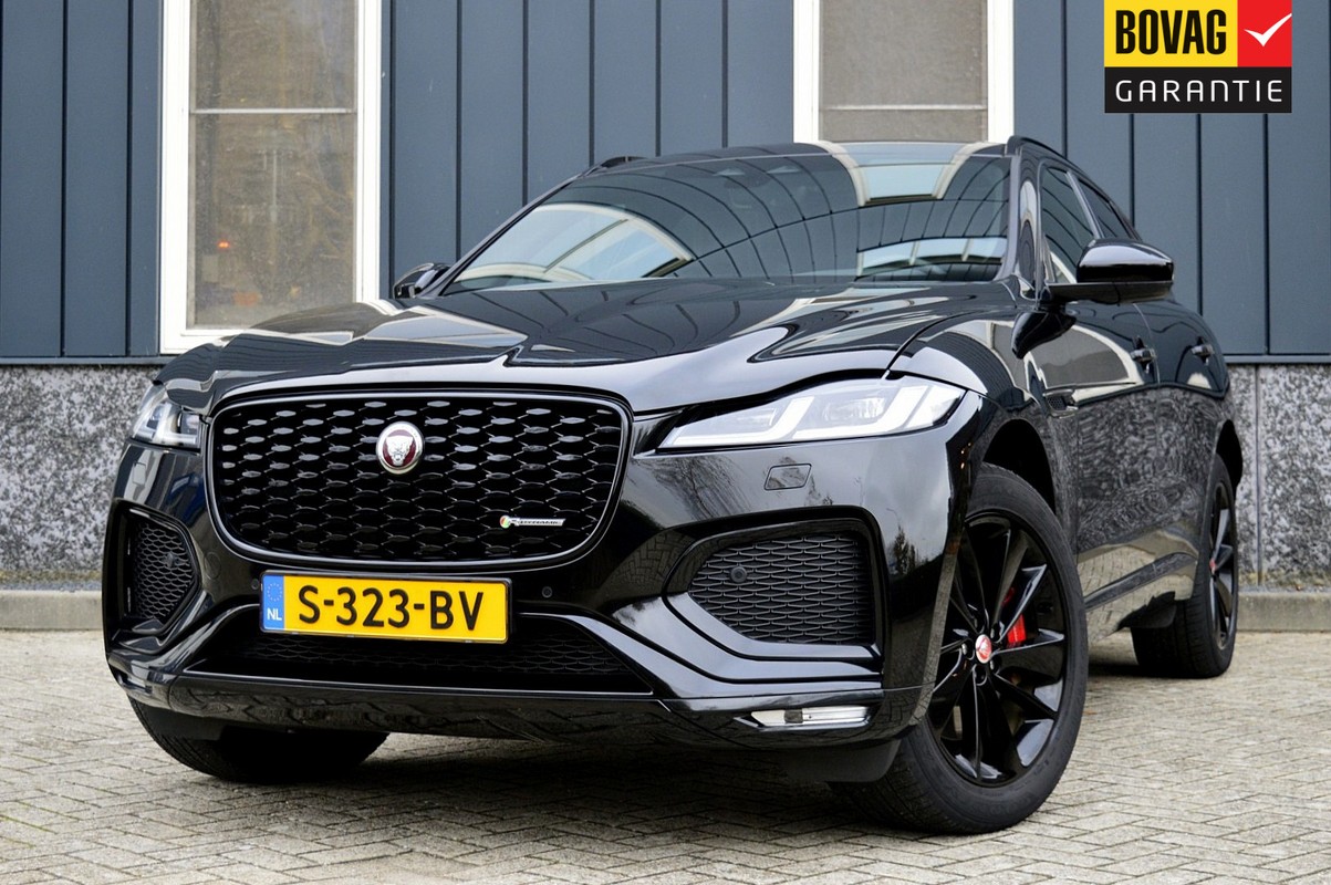 Jaguar-F-PACE-2.0 P400e PHEV R-Dynamic Black | Lease One en Lenen op Maat maken het mogelijk!