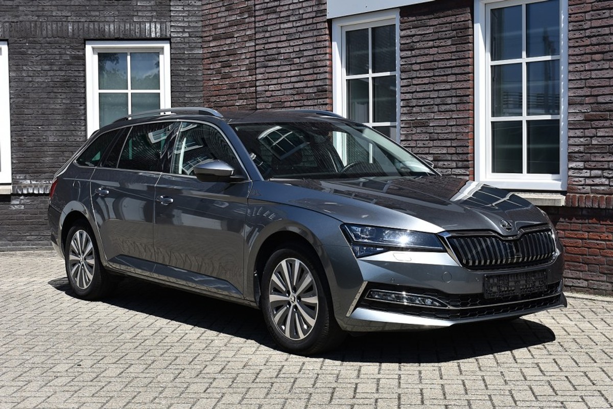 Škoda-Superb-Combi 1.4 TSI PHEV Style/Trekhaak/Navi/Electr Stoelen Wij zijn op afspraak geopend! Graag bellen voor uw komst. | Lease One en Lenen op Maat maken het mogelijk! Škoda-Superb-Combi 1.4 TSI PHEV Style/Trekhaak/Navi/Electr Stoelen Wij zijn op afspraak geopend! Graag bellen voor uw komst. | Lease One en Lenen op Maat maken het mogelijk!