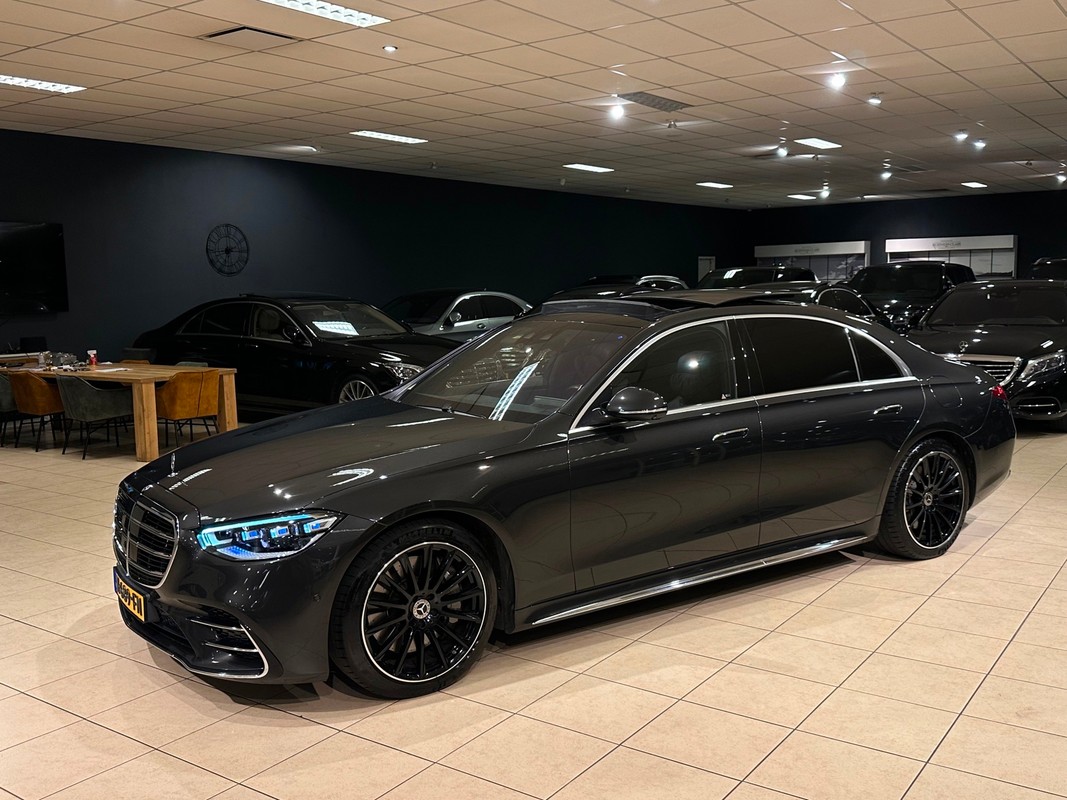Mercedes-Benz-S-Klasse-S580 e AMG LANG|OIRG-NL|4D-BURM.|MASSAGE|PANO|HUD|ACC | Lease One en Lenen op Maat maken het mogelijk! Mercedes-Benz-S-Klasse-S580 e AMG LANG|OIRG-NL|4D-BURM.|MASSAGE|PANO|HUD|ACC | Lease One en Lenen op Maat maken het mogelijk!