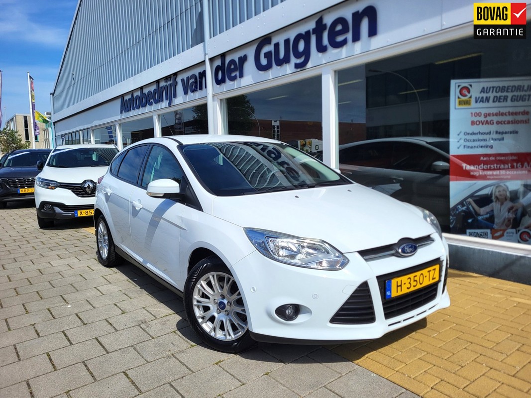 Ford-Focus-1.0 EcoBoost Titanium / Airco / Bluetooth / Lichtmetalen velgen / | Lease One en Lenen op Maat maken het mogelijk!
