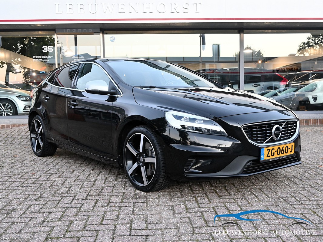Volvo-V40-1.5 T3 Polar+ Sport, | Lease One en Lenen op Maat maken het mogelijk! Volvo-V40-1.5 T3 Polar+ Sport, | Lease One en Lenen op Maat maken het mogelijk!
