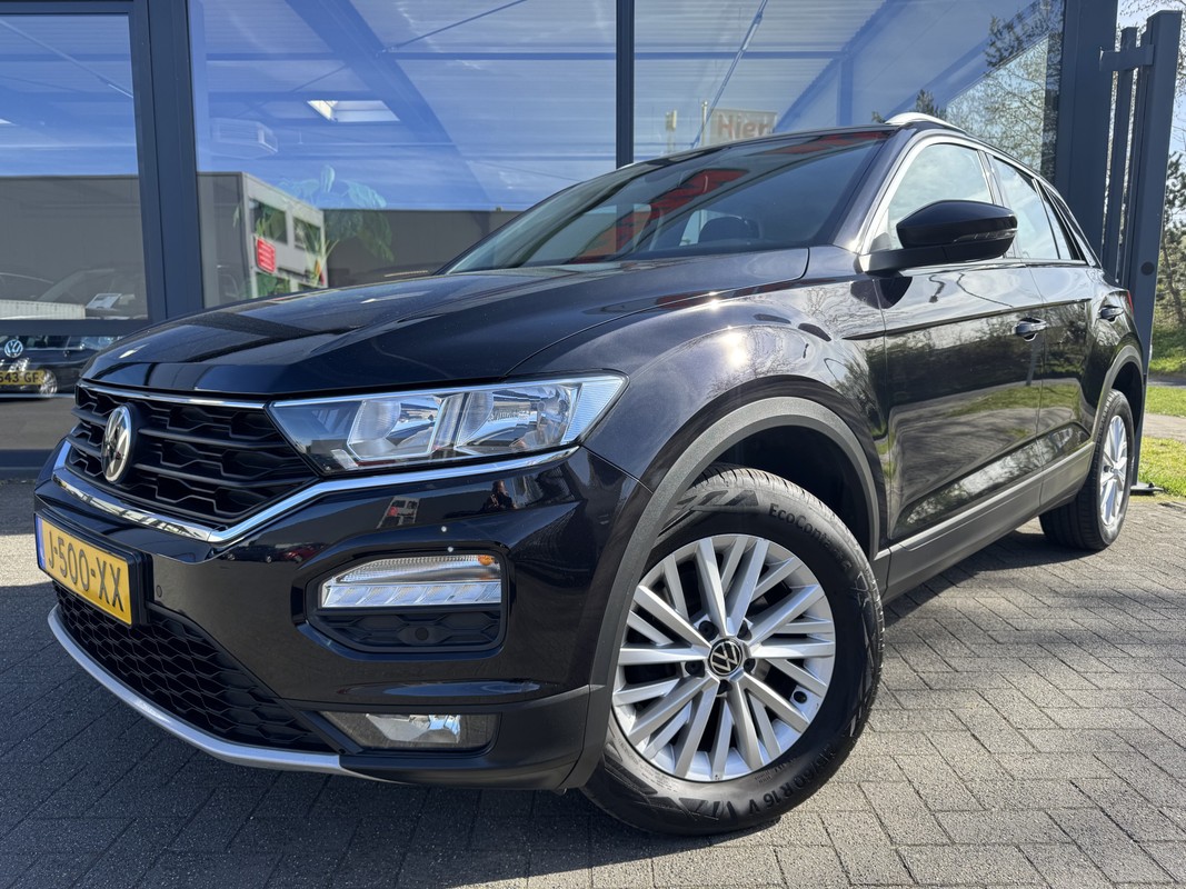 Volkswagen-T-Roc-1.0 TSI Style Business | Lease One en Lenen op Maat maken het mogelijk!