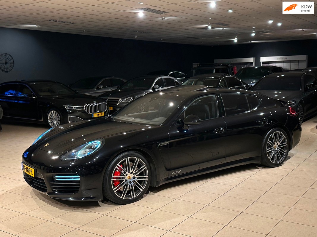 Porsche-Panamera-4.8 GTS Facelift/Sportchrono/Opendak/Bomvol | Lease One en Lenen op Maat maken het mogelijk!