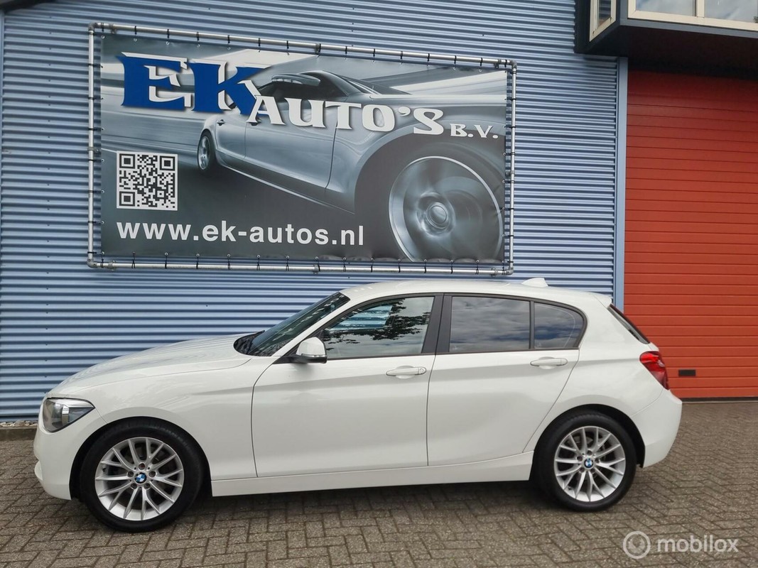 BMW-1 Serie-118i 170pk Sport Automaat-8 Navi, PDC, 17inch | Lease One en Lenen op Maat maken het mogelijk!