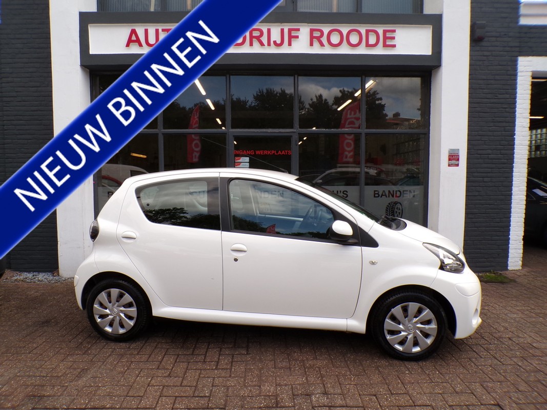 Toyota-Aygo-1.0 Airco Nieuwe Apk Nette staat | Lease One en Lenen op Maat maken het mogelijk! Toyota-Aygo-1.0 Airco Nieuwe Apk Nette staat | Lease One en Lenen op Maat maken het mogelijk!