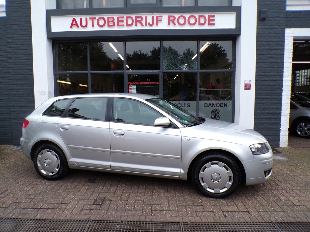 Audi-A3-Sportback 1.6 5-Drs Automaat *UNIEK* | Lease One en Lenen op Maat maken het mogelijk! Audi-A3-Sportback 1.6 5-Drs Automaat *UNIEK* | Lease One en Lenen op Maat maken het mogelijk!