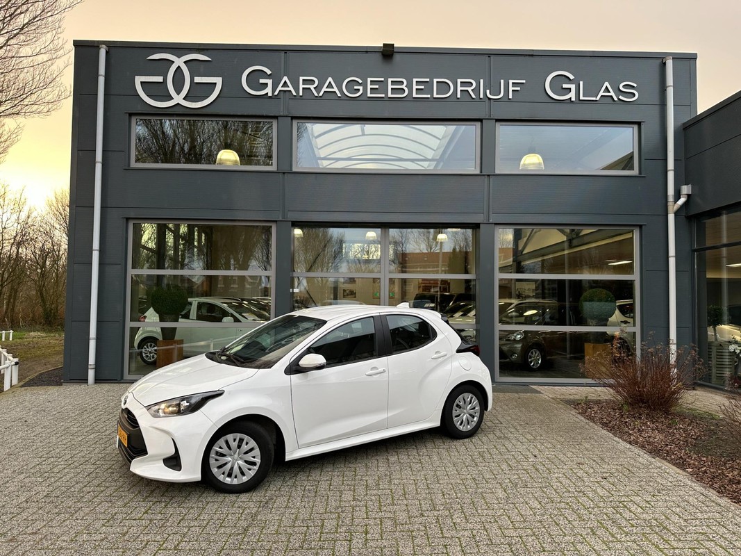 Toyota-Yaris-1.5 Hybrid Active camera - carplay | Lease One en Lenen op Maat maken het mogelijk!