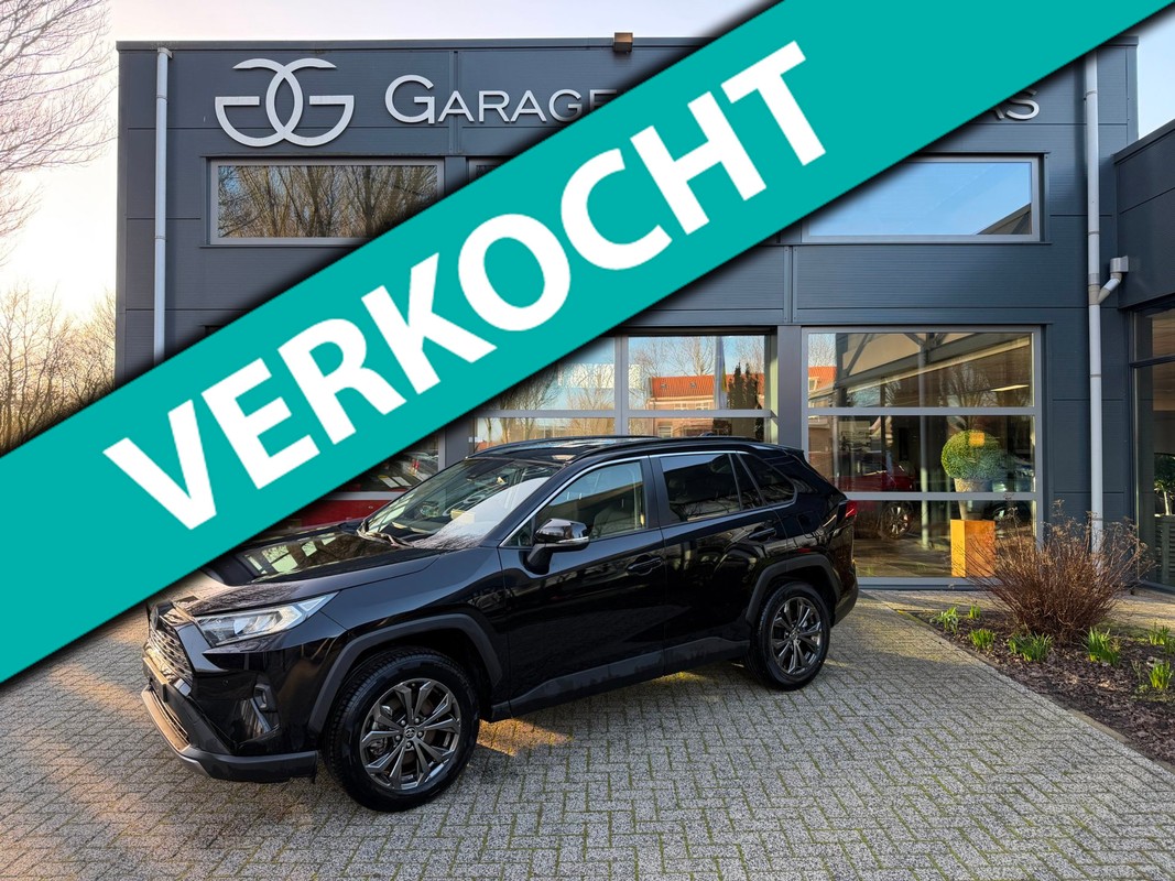 Toyota-RAV4-2.5 Hybrid Dynamic leder - elektrische achterklep | Lease One en Lenen op Maat maken het mogelijk!
