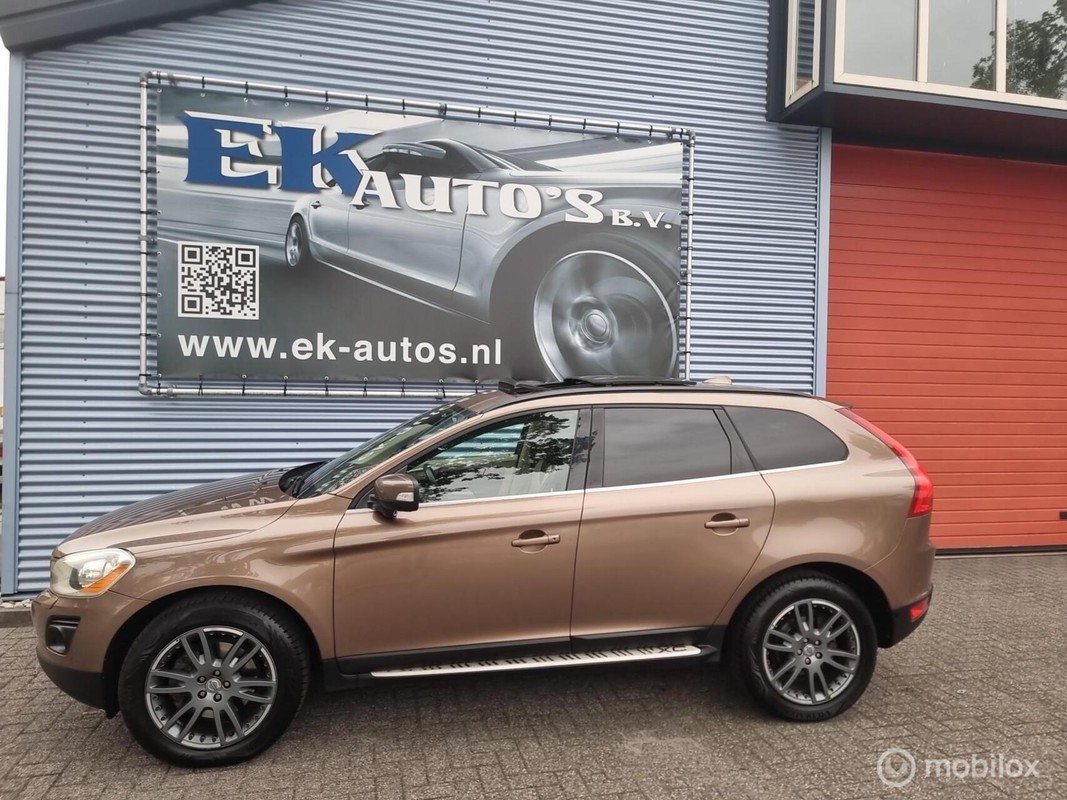 Volvo-XC60-3.0 T6 AWD 286pk. Adaptieve cruise, Pano, Camera | Lease One en Lenen op Maat maken het mogelijk!