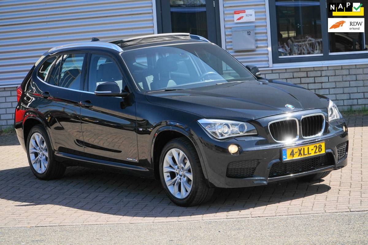 BMW-X1-SDrive20i 1STE EIGENAAR M-SPORT PANO | Lease One en Lenen op Maat maken het mogelijk!