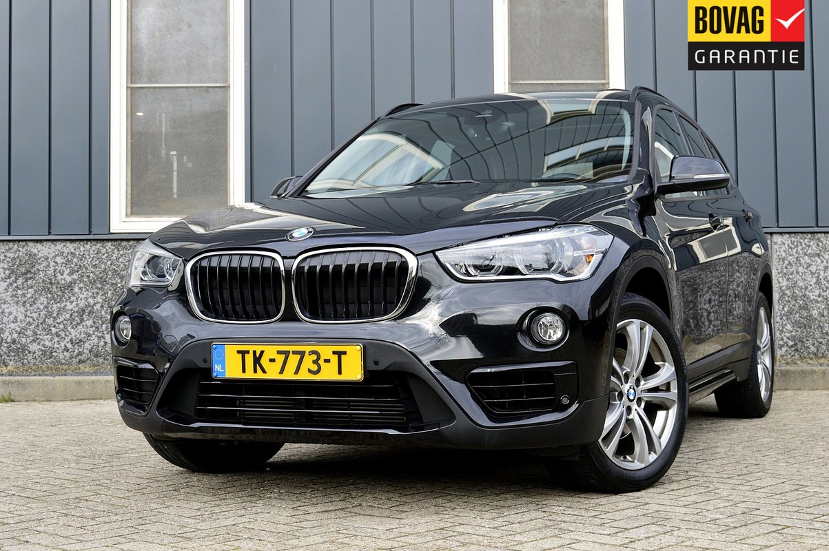 BMW-X1-sDrive18i High Executive | Lease One en Lenen op Maat maken het mogelijk!