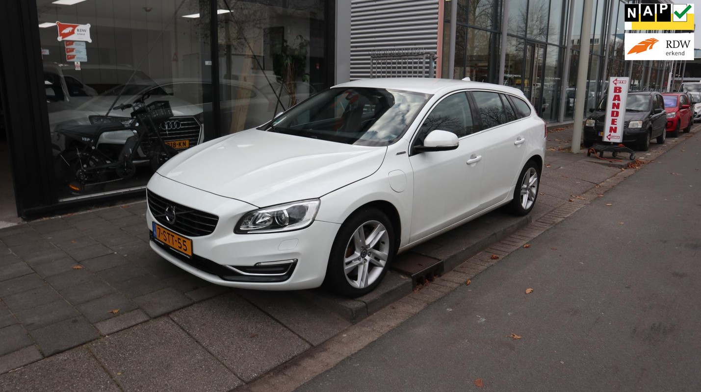 Volvo-V60-2.4 D6 AWD Plug-In Hybrid Summum | Lease One en Lenen op Maat maken het mogelijk! Volvo-V60-2.4 D6 AWD Plug-In Hybrid Summum | Lease One en Lenen op Maat maken het mogelijk!