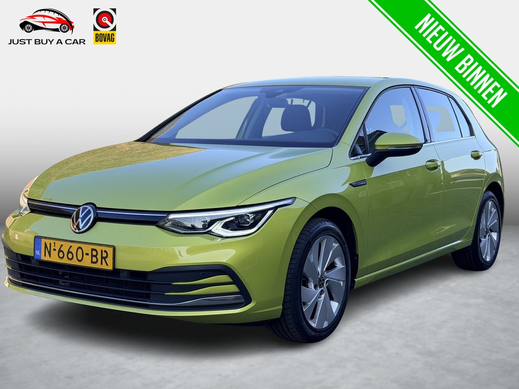 Volkswagen-Golf-1.5 eTSI R-Line | Lease One en Lenen op Maat maken het mogelijk!
