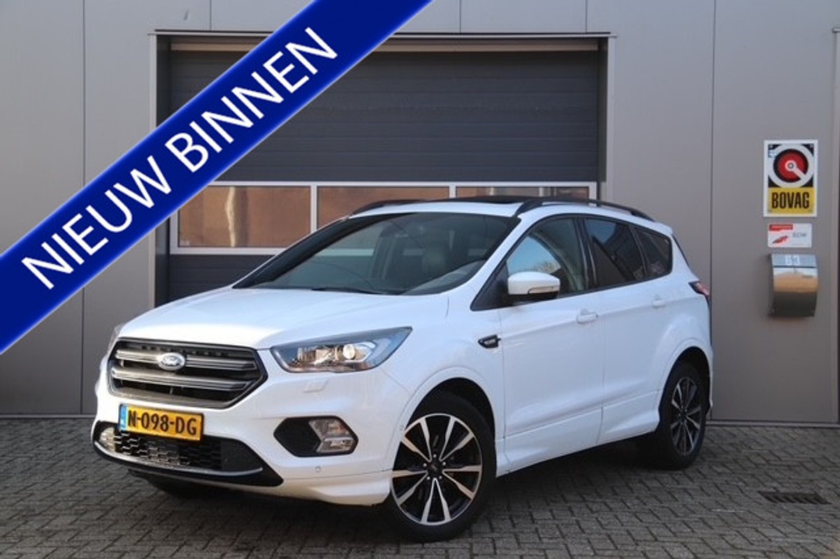 Ford-Kuga-1.5 EcoBoost ST Line, Stoel & Stuurverwarmd, Camera, Trekhaak, Pano | Lease One en Lenen op Maat maken het mogelijk! Ford-Kuga-1.5 EcoBoost ST Line, Stoel & Stuurverwarmd, Camera, Trekhaak, Pano | Lease One en Lenen op Maat maken het mogelijk!