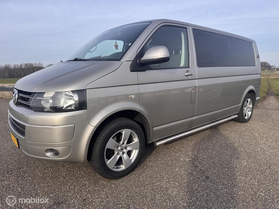 Volkswagen-Transporter-2.0 TDI L2H1 DC 140 PK DSG | Lease One en Lenen op Maat maken het mogelijk!