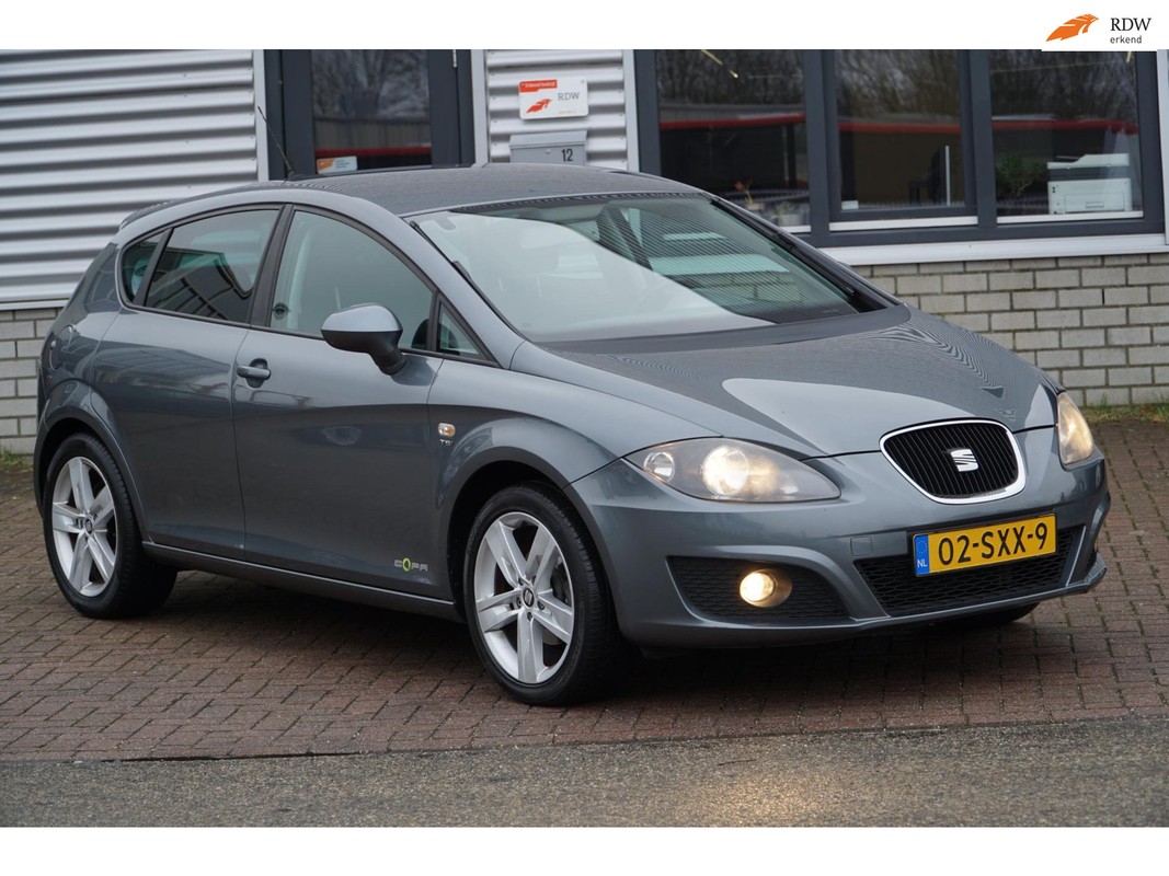 SEAT-Leon-NAVI 1.2 TSI NIEUWE KETTING | Lease One en Lenen op Maat maken het mogelijk!