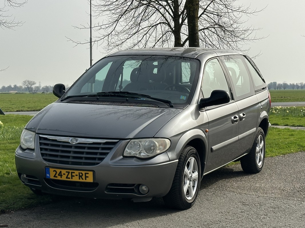 Chrysler-Voyager-3.3i V6 SE | Lease One en Lenen op Maat maken het mogelijk!