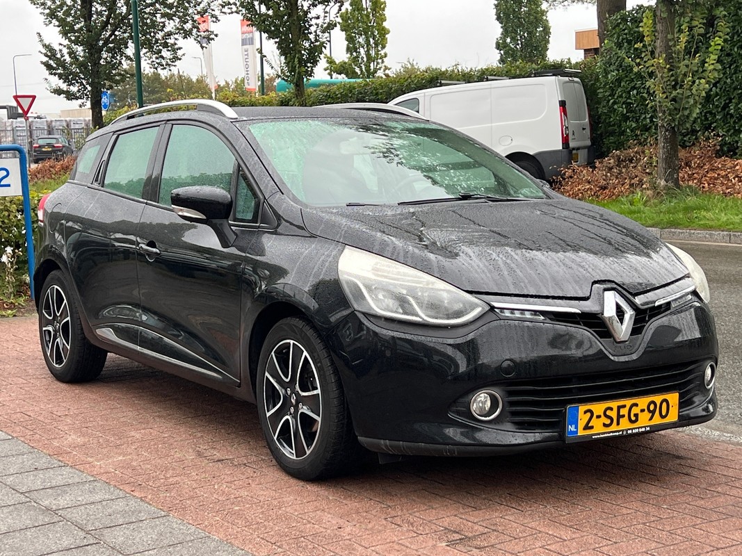 Renault-Clio-Estate 0.9 TCe Expression | nieuwe distributie | navi | Lease One en Lenen op Maat maken het mogelijk! Renault-Clio-Estate 0.9 TCe Expression | nieuwe distributie | navi | Lease One en Lenen op Maat maken het mogelijk!