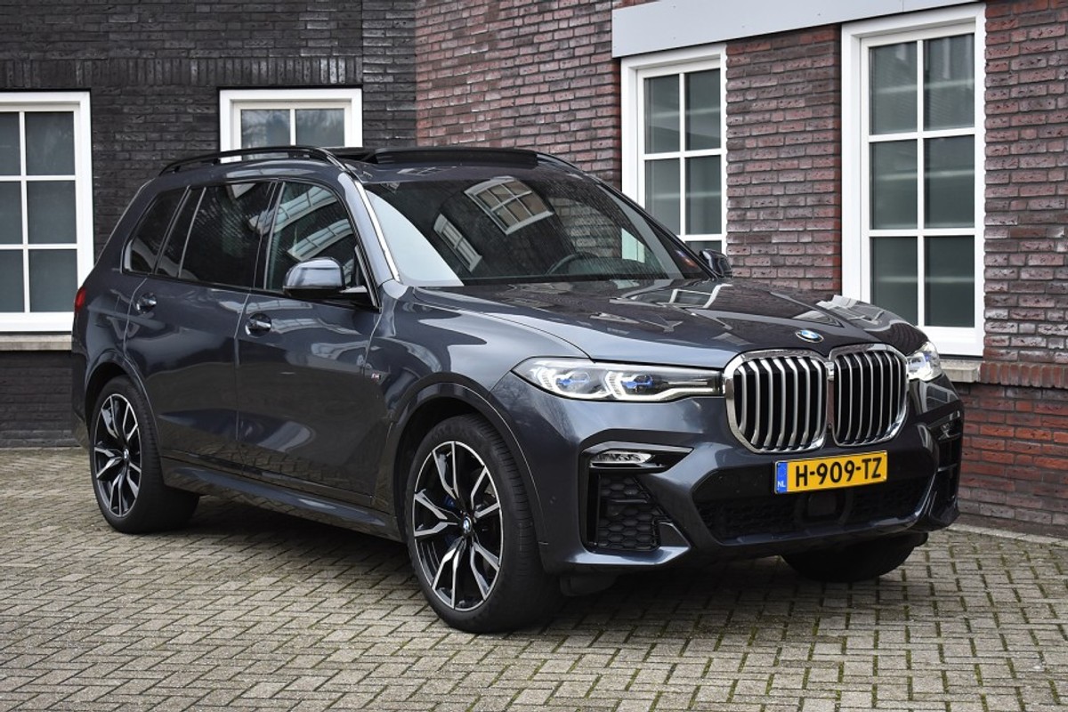 BMW-X7-xDrive40i High Executive/7p/Pano dak/trekhaak Wij zijn op afspraak geopend! Graag bellen voor uw komst. | Lease One en Lenen op Maat maken het mogelijk!