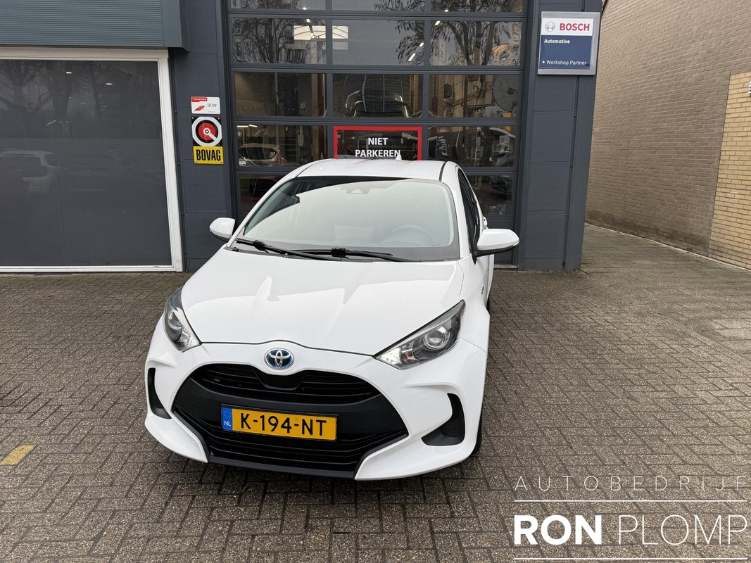 Toyota-Yaris-1.5 Hybrid Active | Lease One en Lenen op Maat maken het mogelijk!