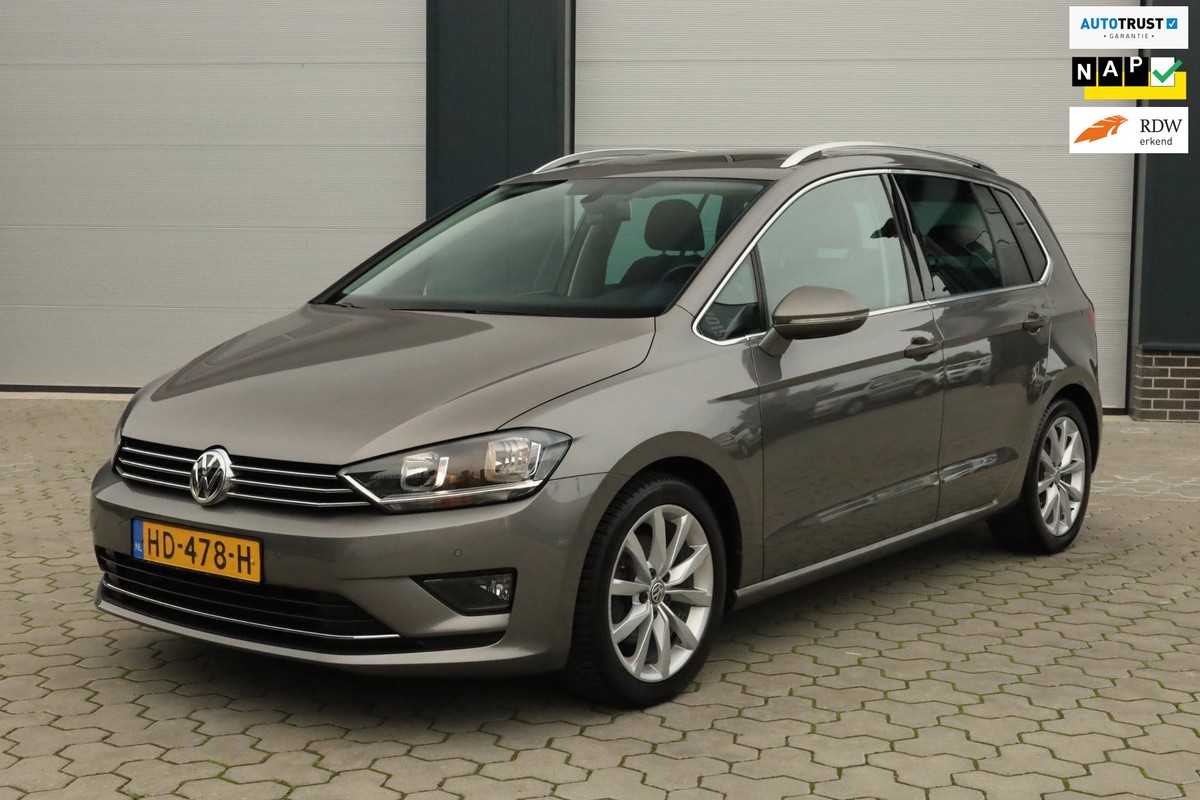Volkswagen-Golf-1.4 TSI Highline Pano Trekhaak | Lease One en Lenen op Maat maken het mogelijk! Volkswagen-Golf-1.4 TSI Highline Pano Trekhaak | Lease One en Lenen op Maat maken het mogelijk!
